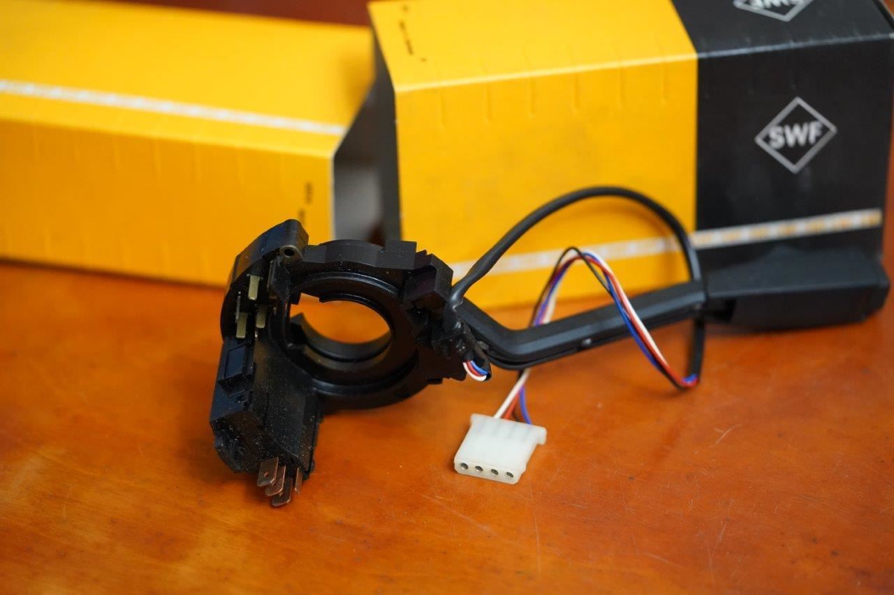 Ignition Classic. 331 953 519 Windshield Wiper Switch